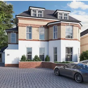 Bright, Vibrant New 1 Bedroom Town Centre Parking Apartment